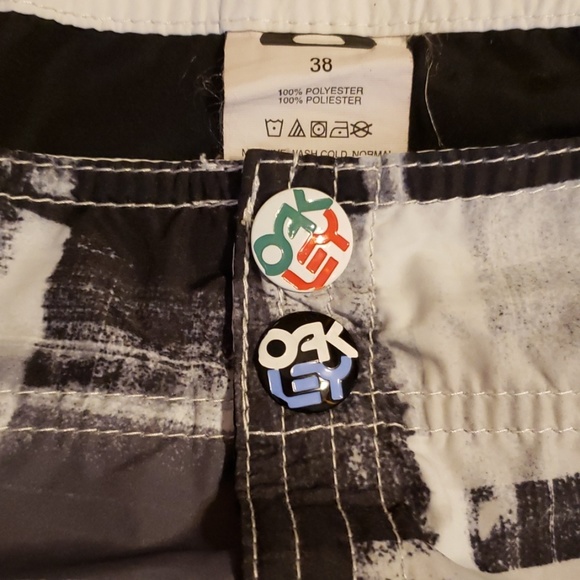 Men's Oakley Board Shorts - Picture 4 of 4